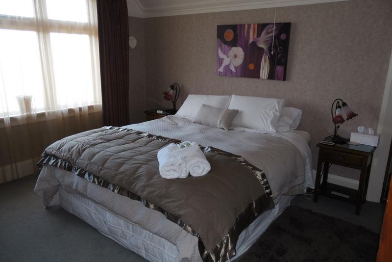 Highway House Bed And Breakfast Oamaru Exterior photo