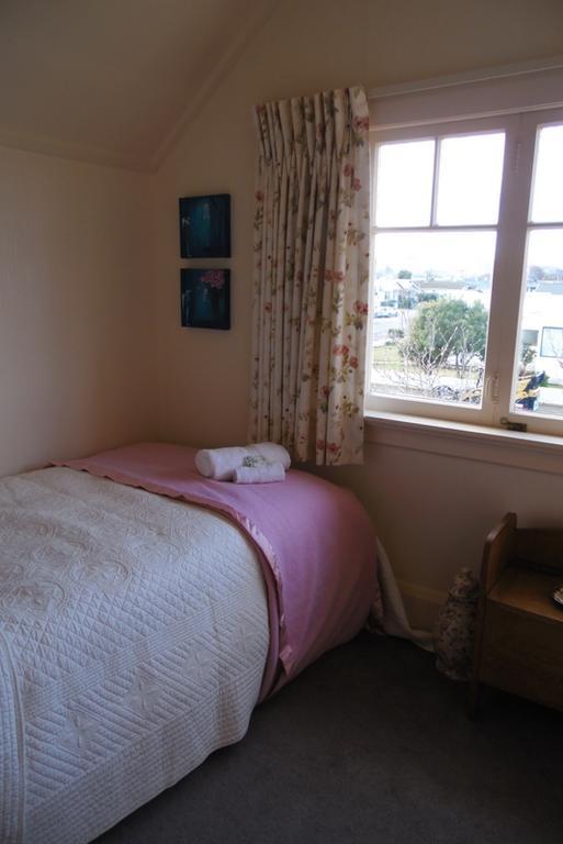 Highway House Bed And Breakfast Oamaru Exterior photo