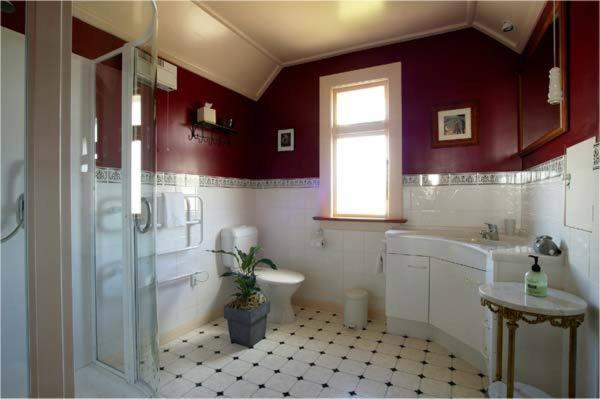 Highway House Bed And Breakfast Oamaru Exterior photo