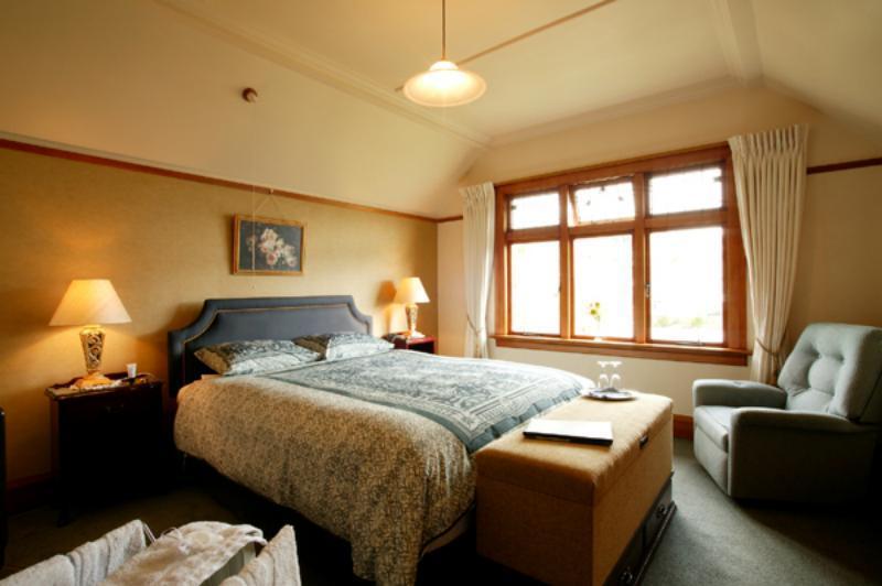 Highway House Bed And Breakfast Oamaru Exterior photo